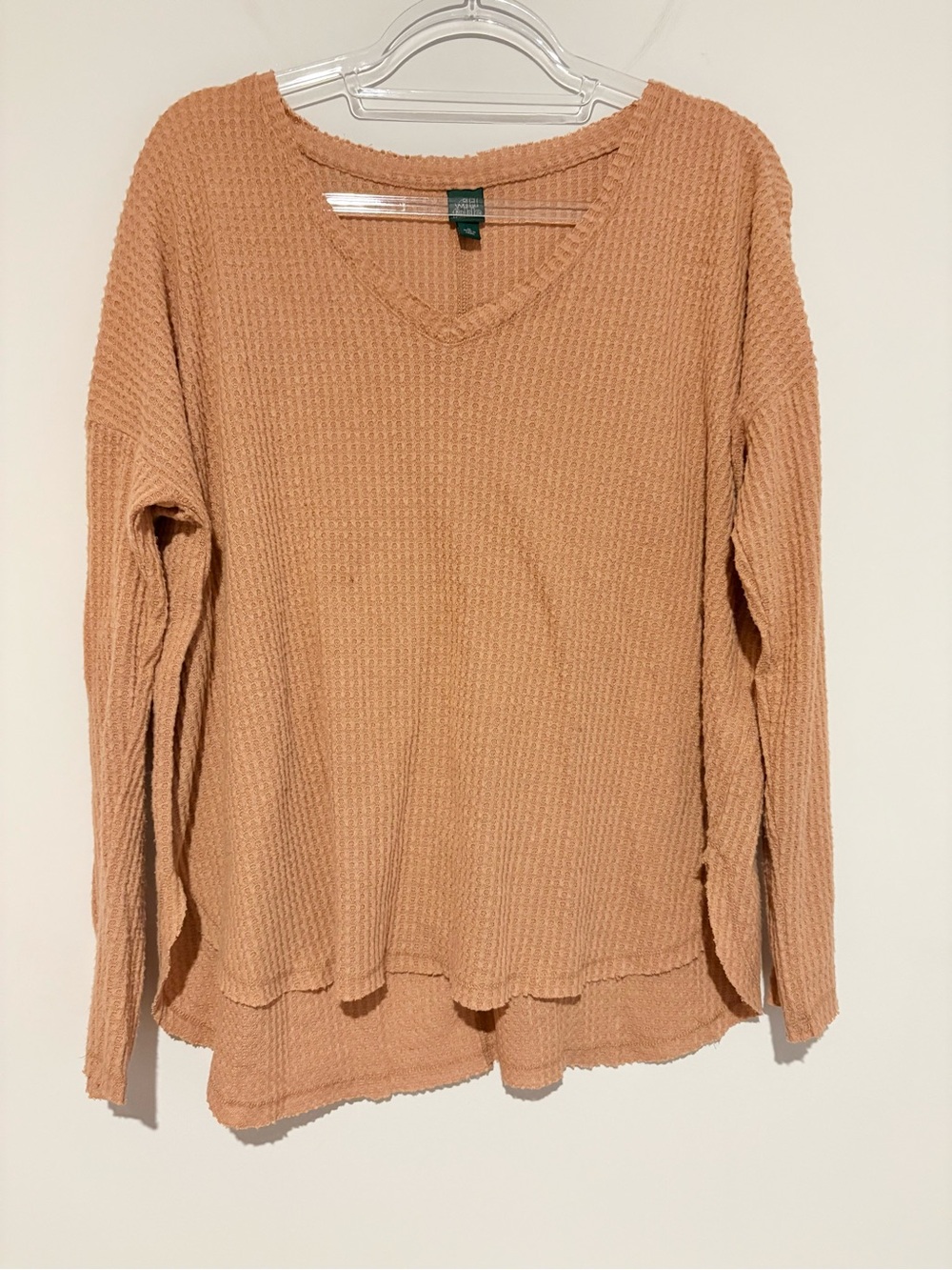 Wild Fable V-Neck Waffle Knit Thermal Long-Sleeve Top Tan size medium